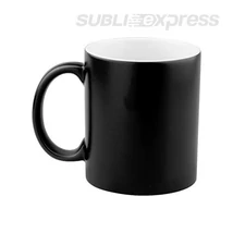330 ml-es színváltós matt fekete bögre