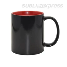330 ml-es színváltós fekete bögre rózsaszín belsővel