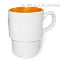 Retro bögre narancssárga belsővel